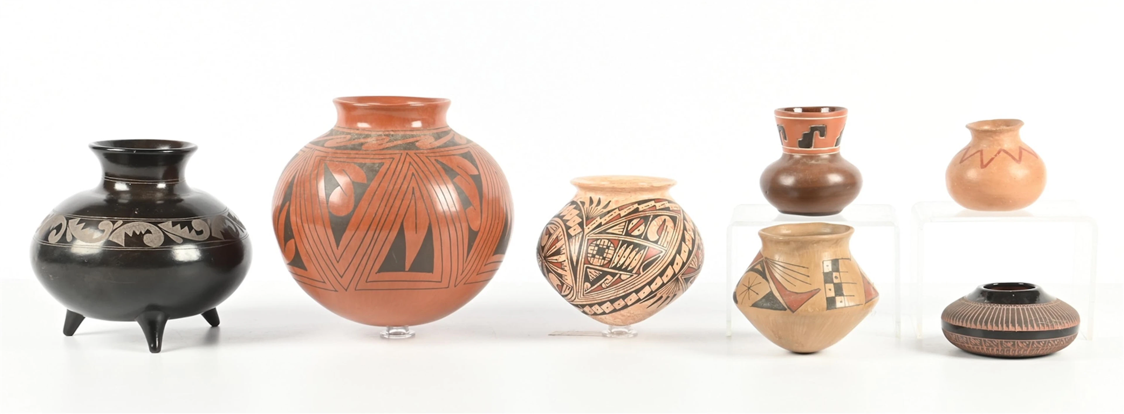 LOT OF 7: GROUP OF SOUTHWESTERN POTTERY