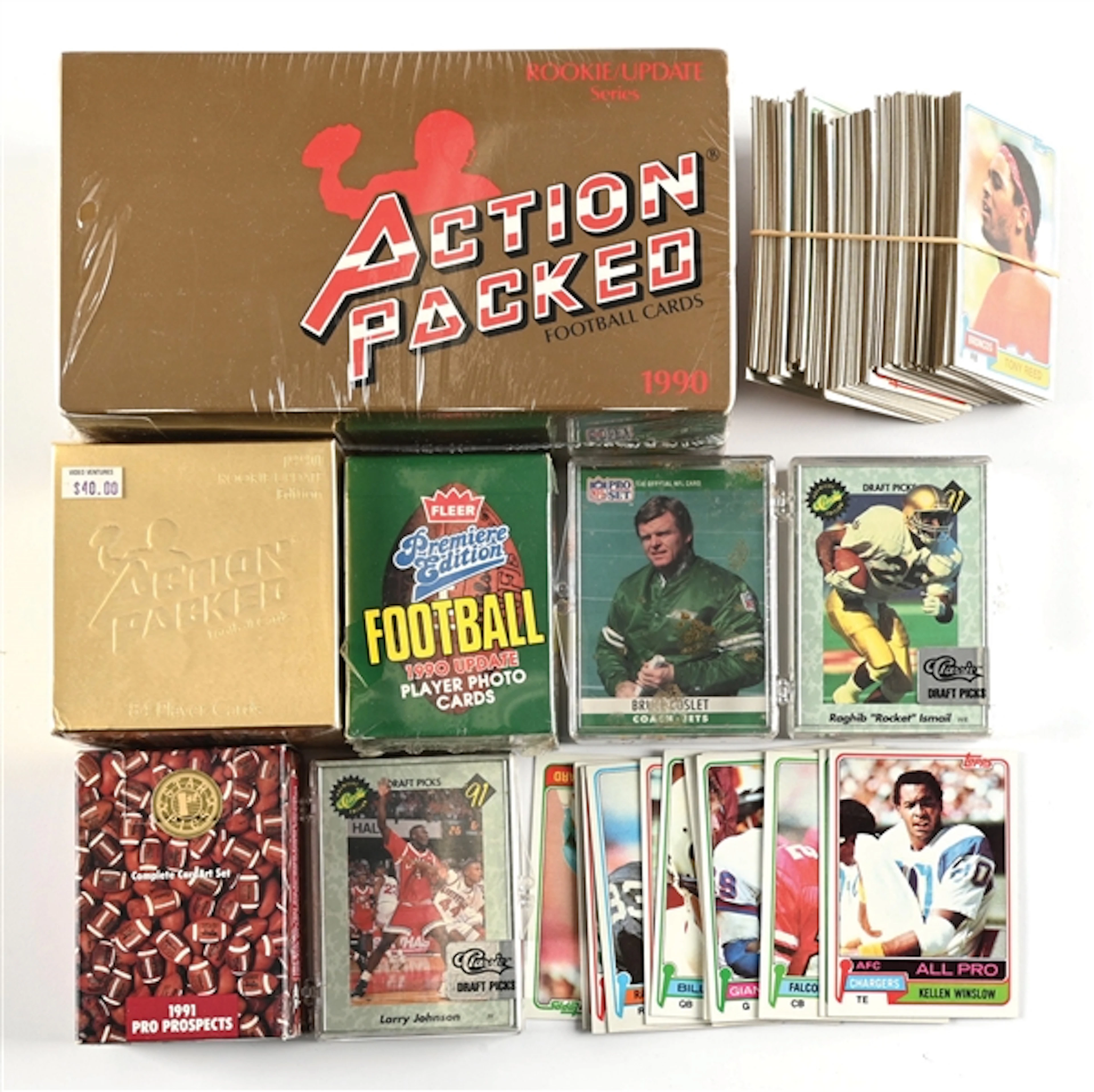 LARGE LOT OF MISCELLANEOUS FOOTBALL TRADING CARDS