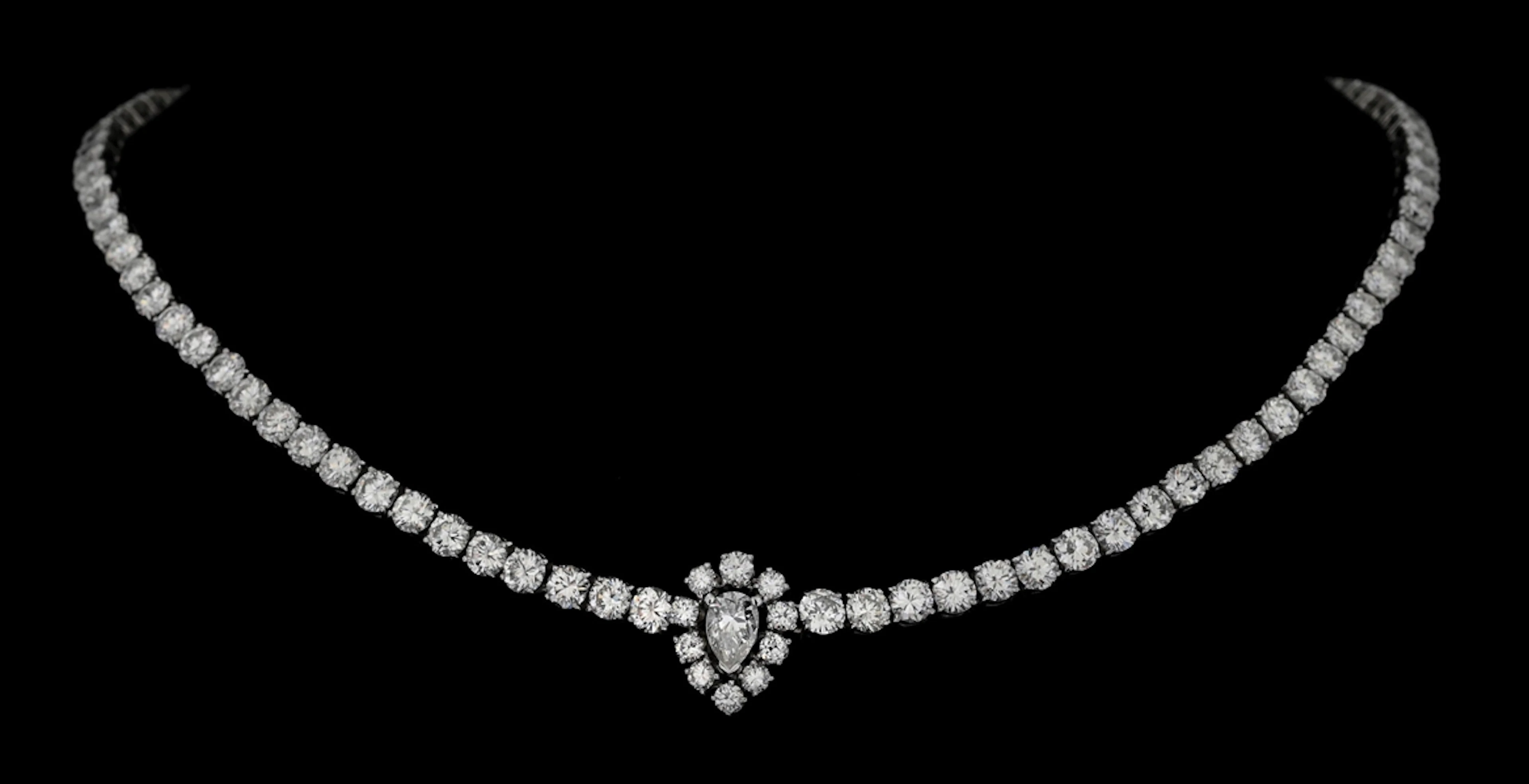 PLATINUM & DIAMOND NECKLACE, 23CT TW