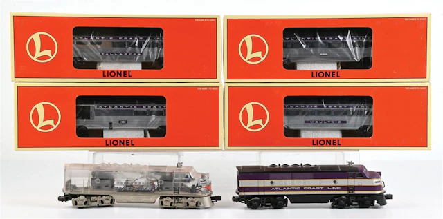 LOT OF 3: LIONEL ATLANTIC COAST LINE LOCOMOTIVE & PASSENGER CARS