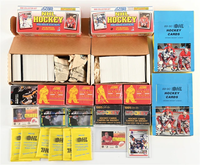 LARGE LOT OF HOCKEY TRADING CARDS