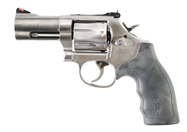 (M) SMITH & WESSON MODEL 686-6 .357 MAGNUM DOUBLE ACTION REVOLVER WITH CASE.