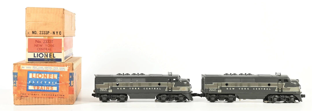 LIONEL POSTWAR O. GAUGE NO. 2333 NEW YORK CENTRAL F3 DIESEL LOCOMOTIVE SET