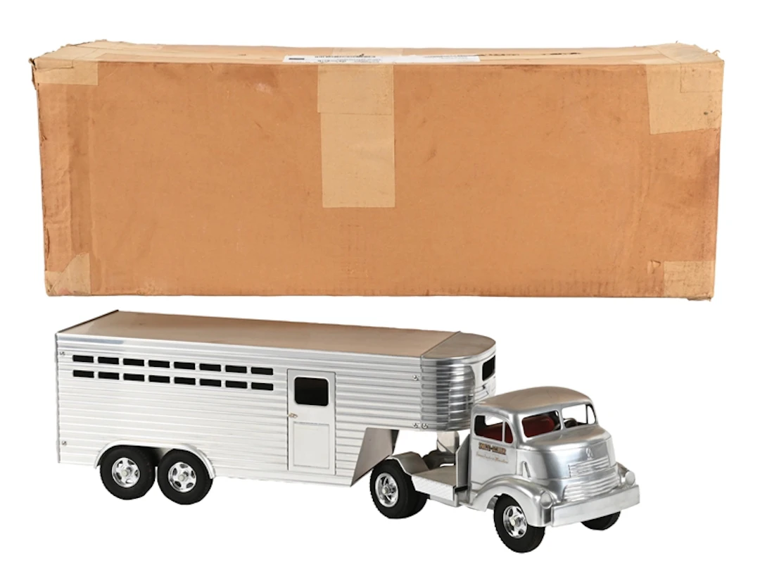 LOT OF 2: FRED THOMPSON SMITH MILLER HORSE TRANSPORT TRUCK WITH BOX