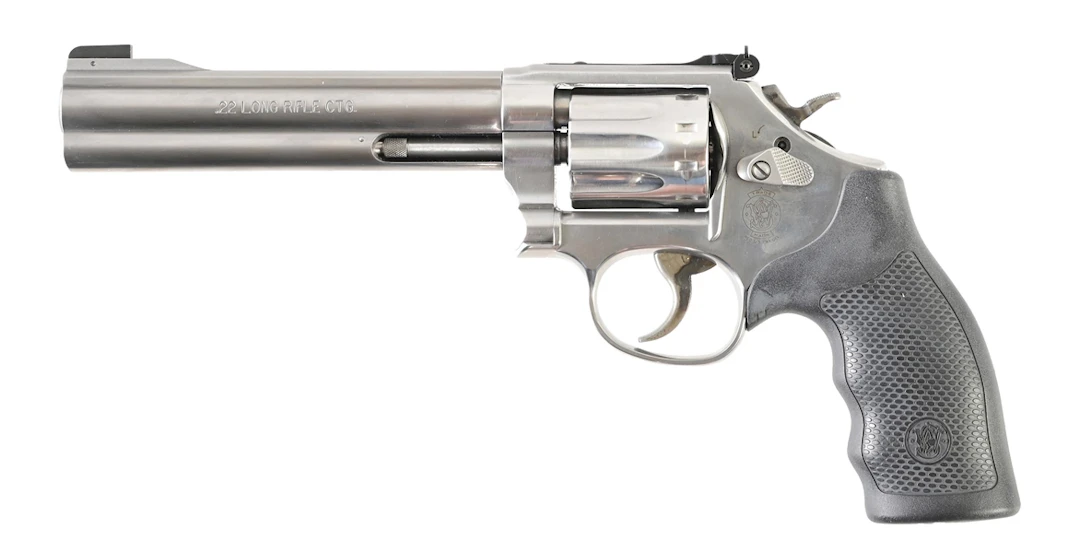 (M) SMITH & WESSON 617-6 .22 LR DOUBLE ACTION REVOLVER WITH CASE.