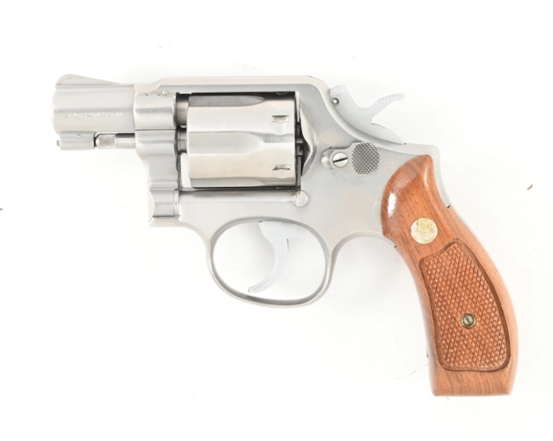 (M) SMITH & WESSON MODEL 64-2 DOUBLE ACTION REVOLVER.