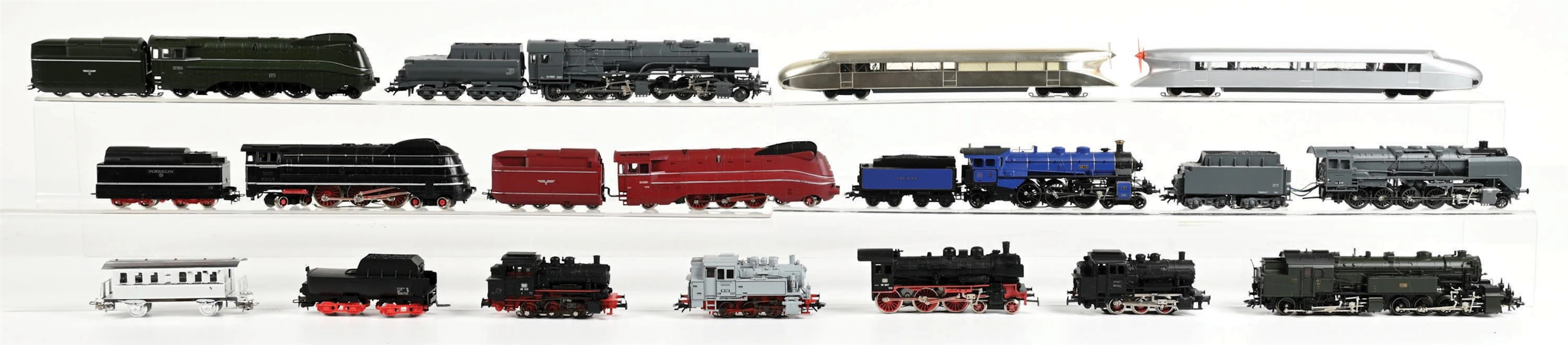LOT OF 17: MARKLIN HO STEAM LOCOMOTIVES