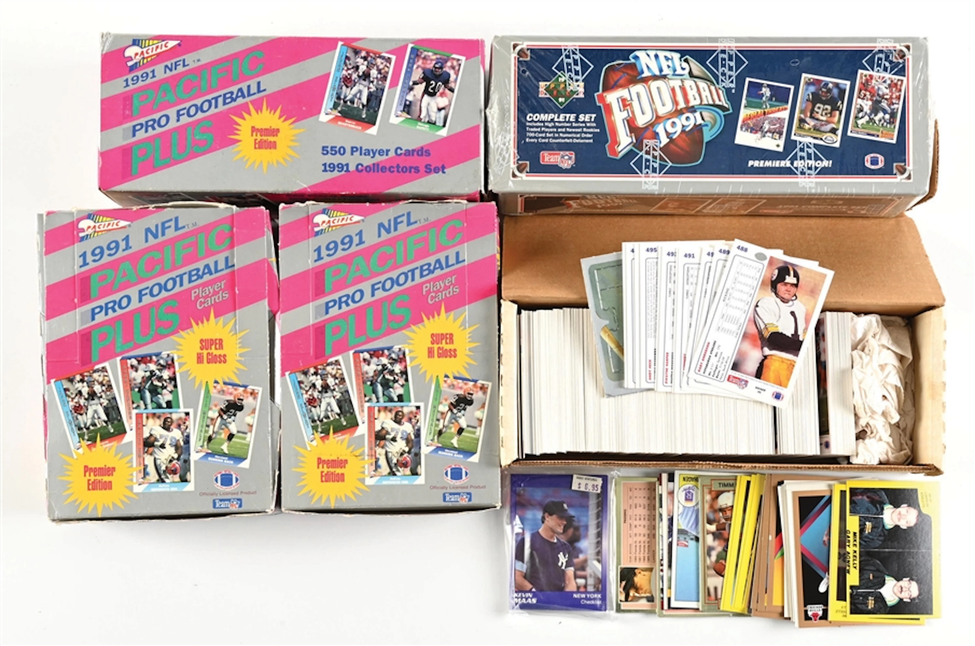 LARGE LOT OF 1990S FOOTBALL CARDS