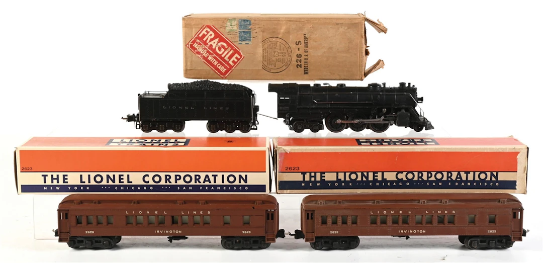 LOT OF 4: PRE-WAR LIONEL O-GA. NO. 226E STEAM LOCOMOTIVE WITH MADISON