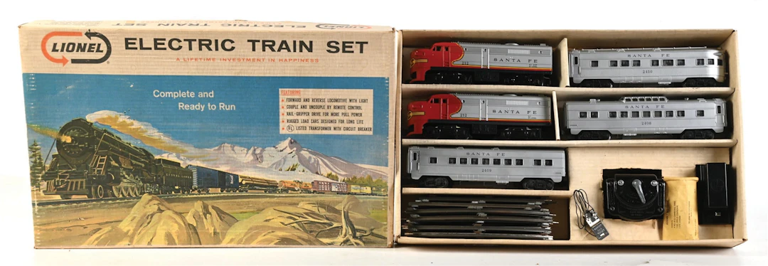 POST-WAR LIONEL NO. 11590 DIESEL PASSENGER SET WITH ORIGINAL BOX