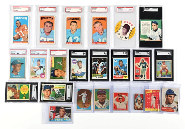 LARGE LOT OF VINTAGE BASEBALL & FOOTBALL CARDS.