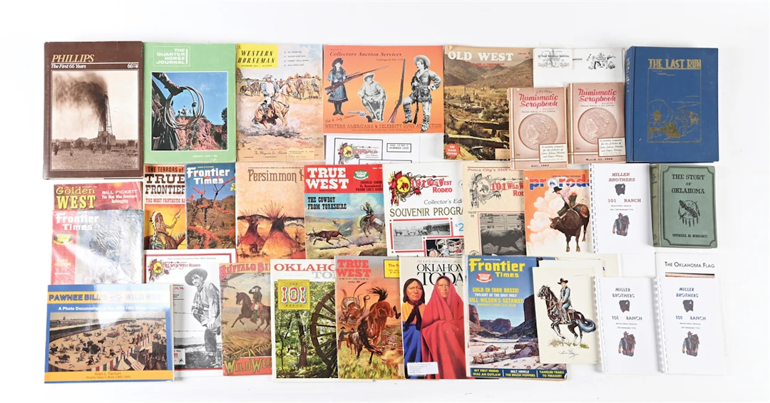 LARGE LOT OF: VARIOUS VINTAGE WESTERN BOOKS AND MAGAZINES