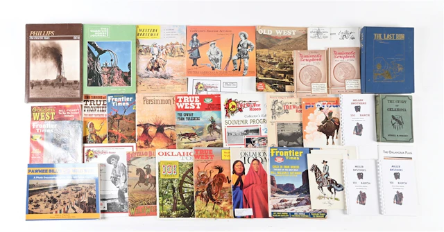 LARGE LOT OF: VARIOUS VINTAGE WESTERN BOOKS AND MAGAZINES