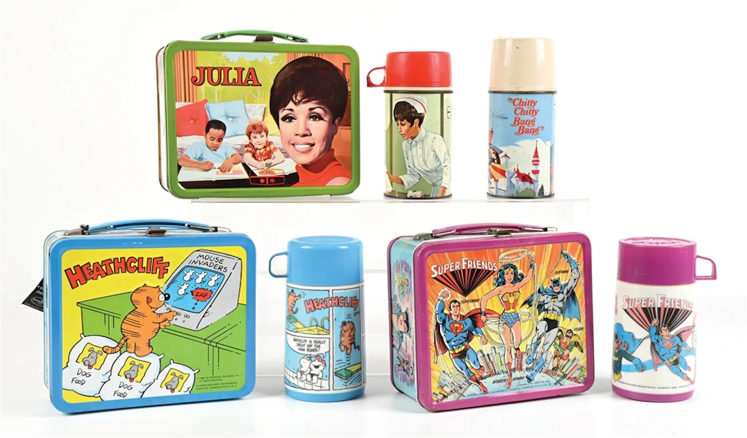 LOT OF 4: SUPER FRIENDS SUPER HEROS, CHEF JULIA & HEATHCLIFF LUNCHBOXES