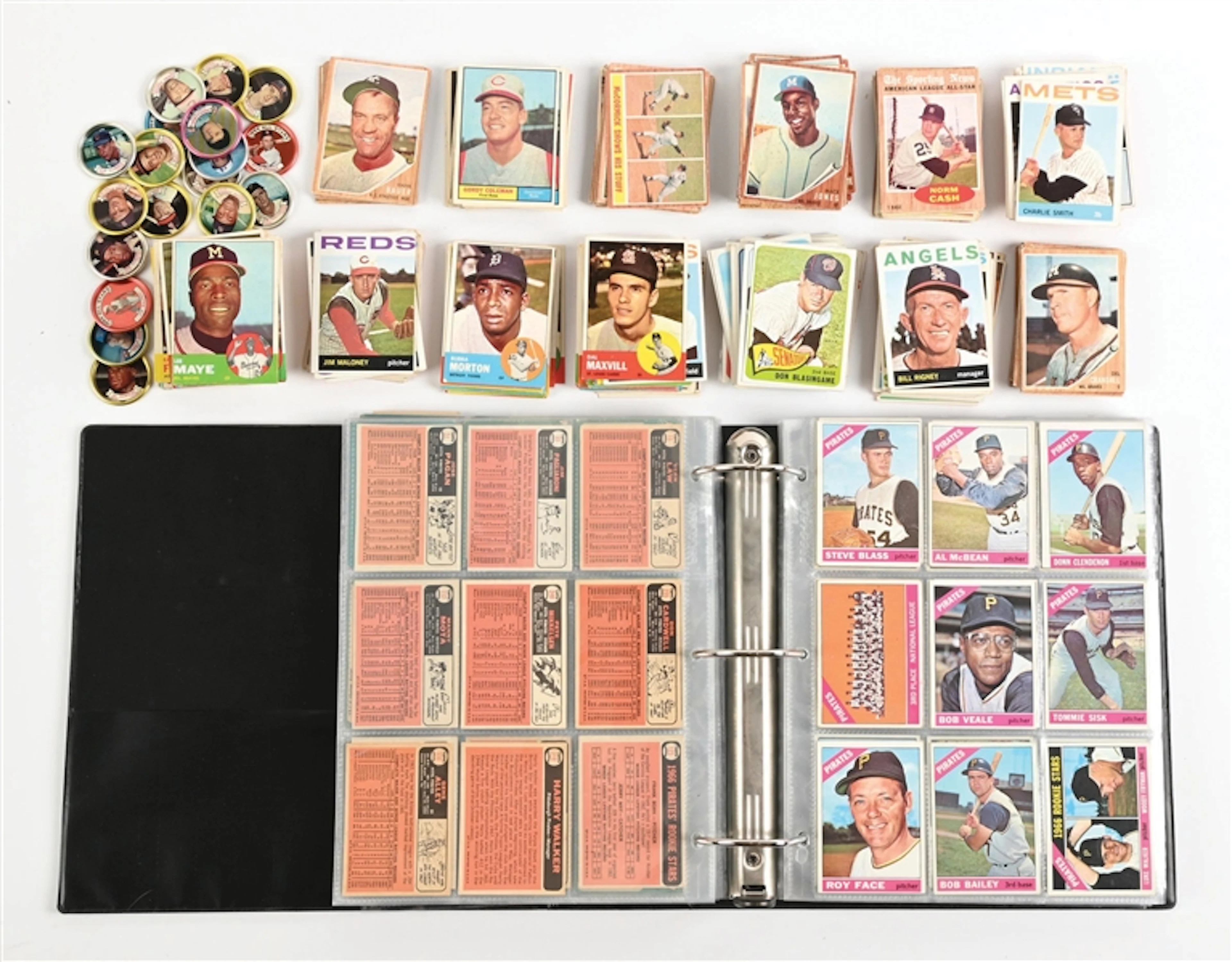 LARGE COLLECTION OF 1960S & 70S TOPPS BASEBALL CARDS