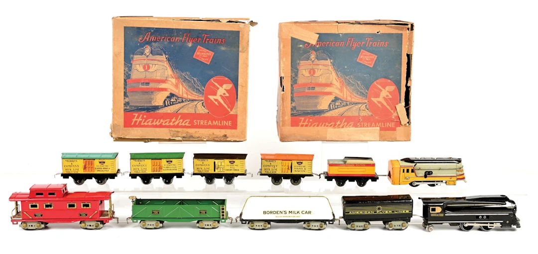 LOT OF 2: BOXED PRE-WAR AMERICAN FLYER O-GA. HIAWATHA STREAMLINE TRAIN SETS