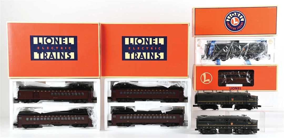 LOT OF 6: LIONEL PRR DIESEL LOCOMOTIVES