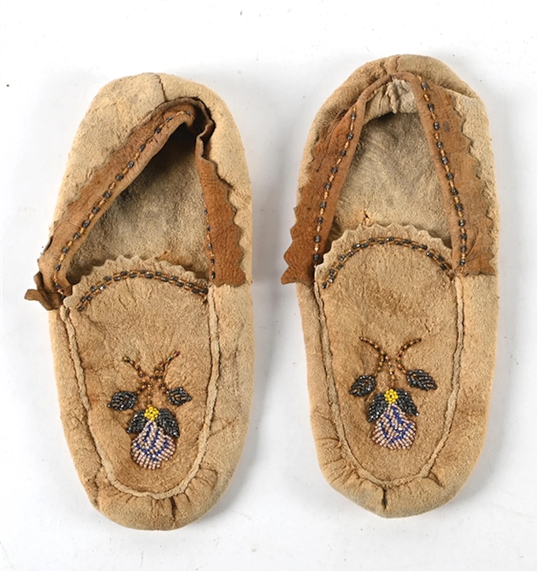 BLACKFOOT MOOSEHIDE MOCCASINS