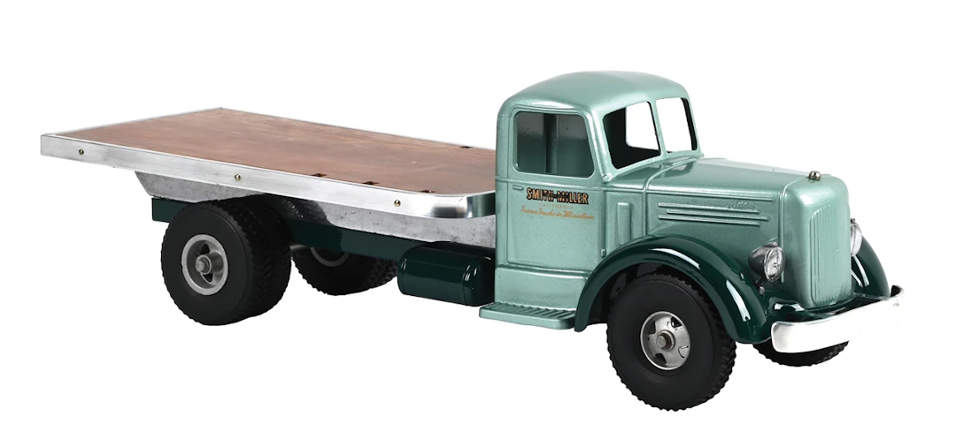 SMITH MILLER PRESSED STEEL LIGHT-GREEN FLATBED MATERIALS TRUCK W/ BOX