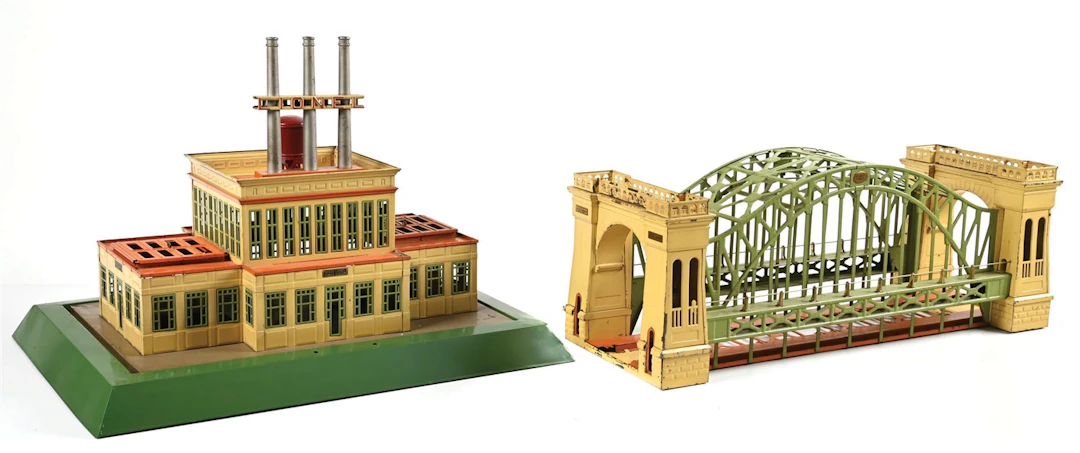 LOT OF 2: LIONEL STD-GA. 840 POWER STATION & 300 HELLGATE BRIDGE