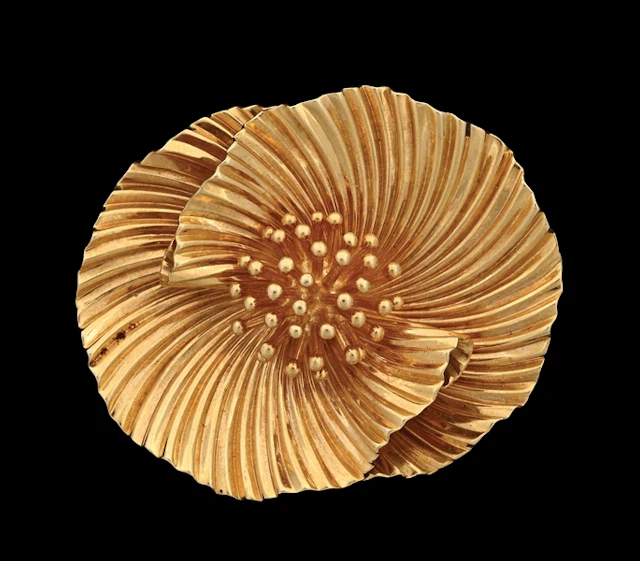 14K YELLOW GOLD FLOWER BROOCH FUR CLIP BY PARRY & PARRY