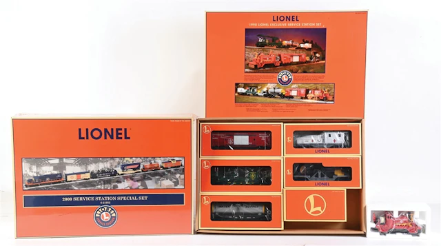 LOT OF 2: 1998 & 2000 LIONEL O-GA. SERVICE STATION EXCLUSIVE SETS
