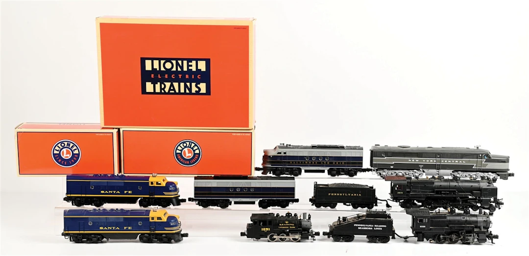 LOT OF 9: ASSORTMENT OF LIONEL LOCOMOTIVES