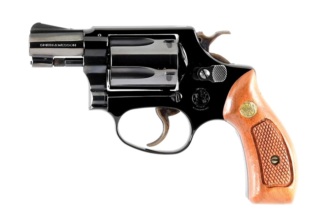 (M) SMITH & WESSON MODEL 37 AIRWEIGHT DOUBLE ACTION REVOLVER.