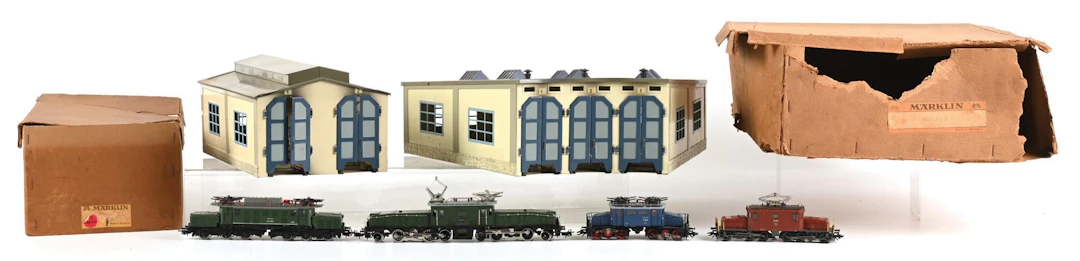 LOT OF 6: MARKLIN HO LOCOMOTIVES & STRUCTURES