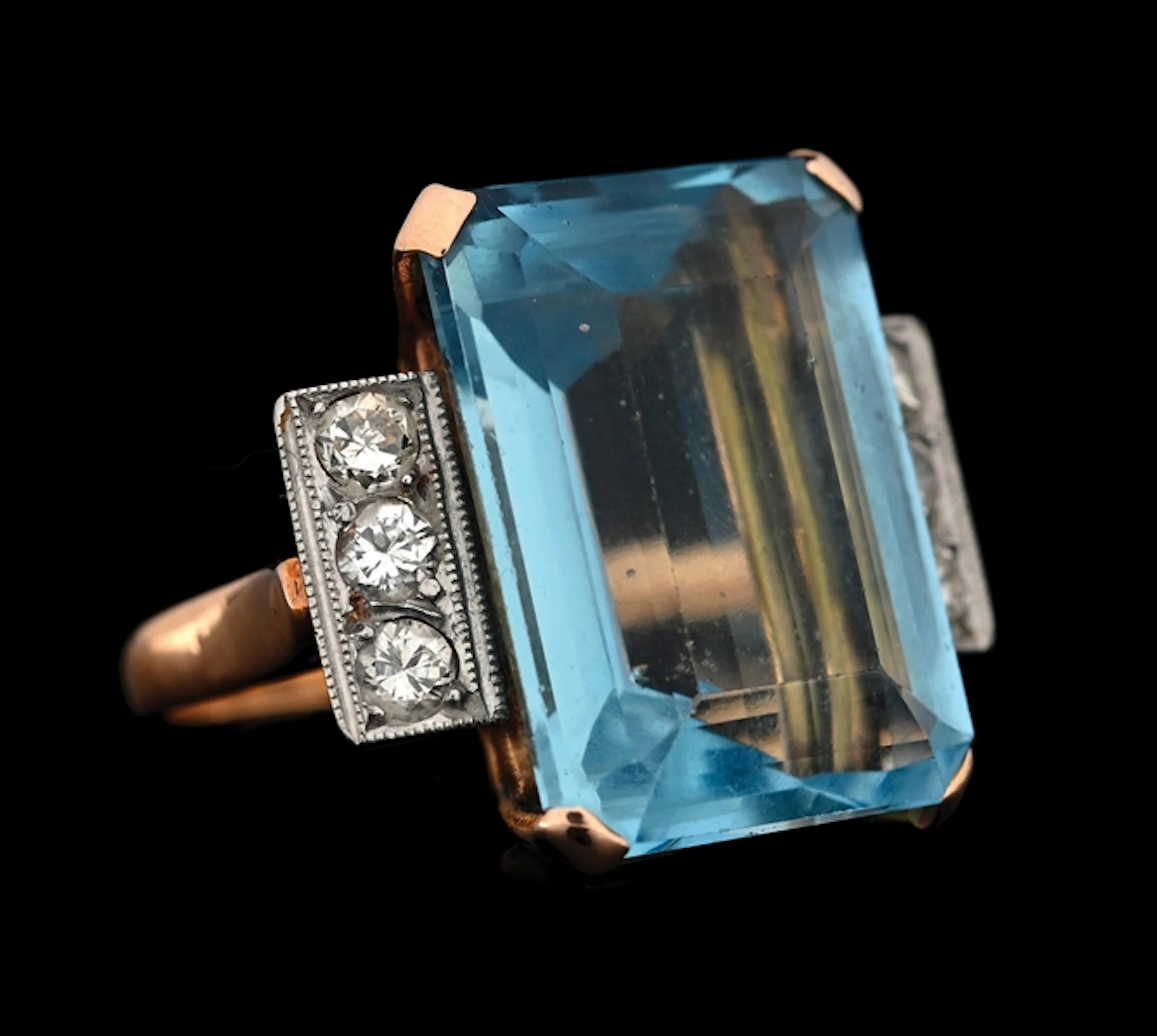 18K ROSE GOLD AUQAMARINE & DIAMOND ESTATE RING