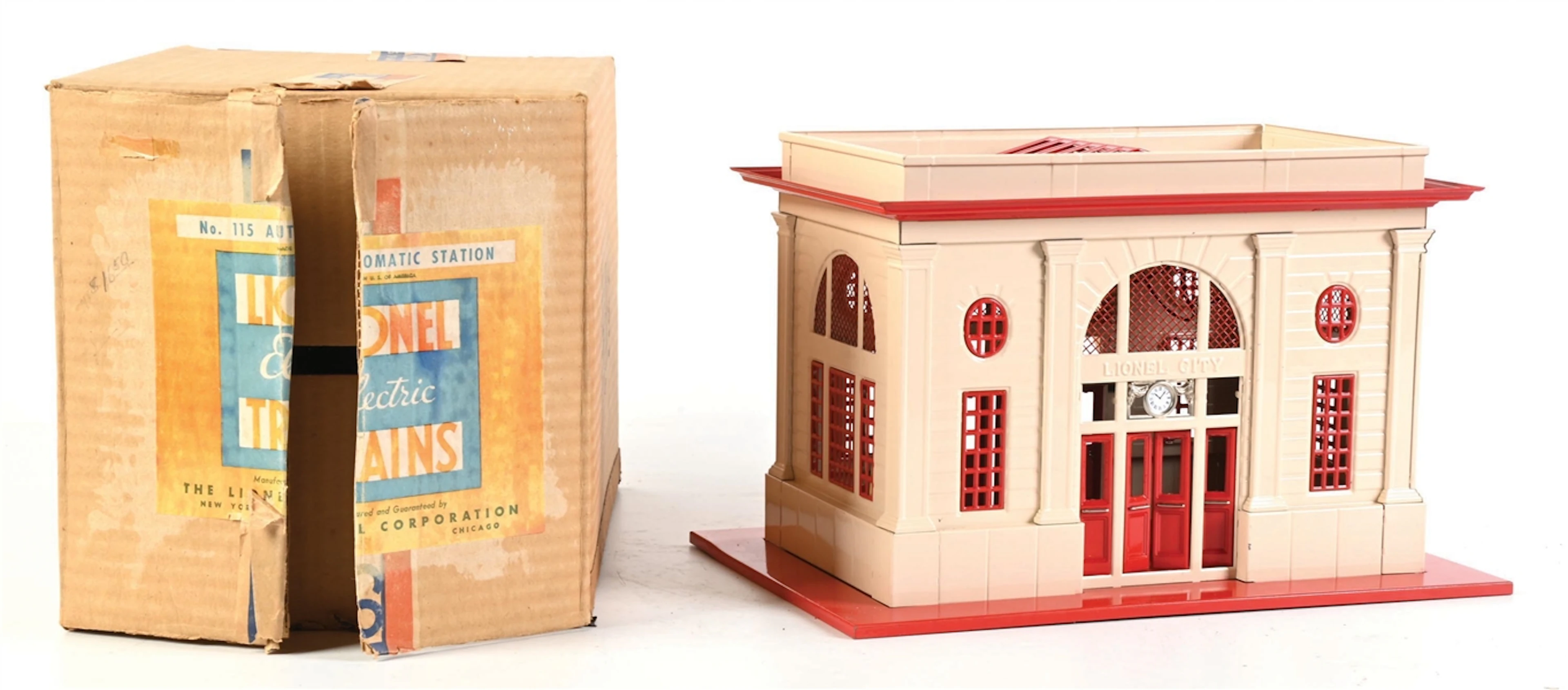 PRE-WAR LIONEL O-GA. NO. 115 AUTOMATIC STATION WITH ORIGINAL BOX
