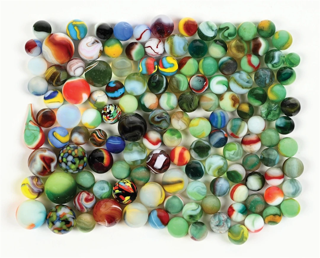 LARGE LOT OF MACHINE-MADE MARBLES