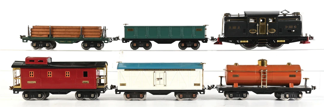 LIONEL PREWAR STANDARD GAUGE NO. 318 LOCO WITH 5 ASSORTED STANDARD