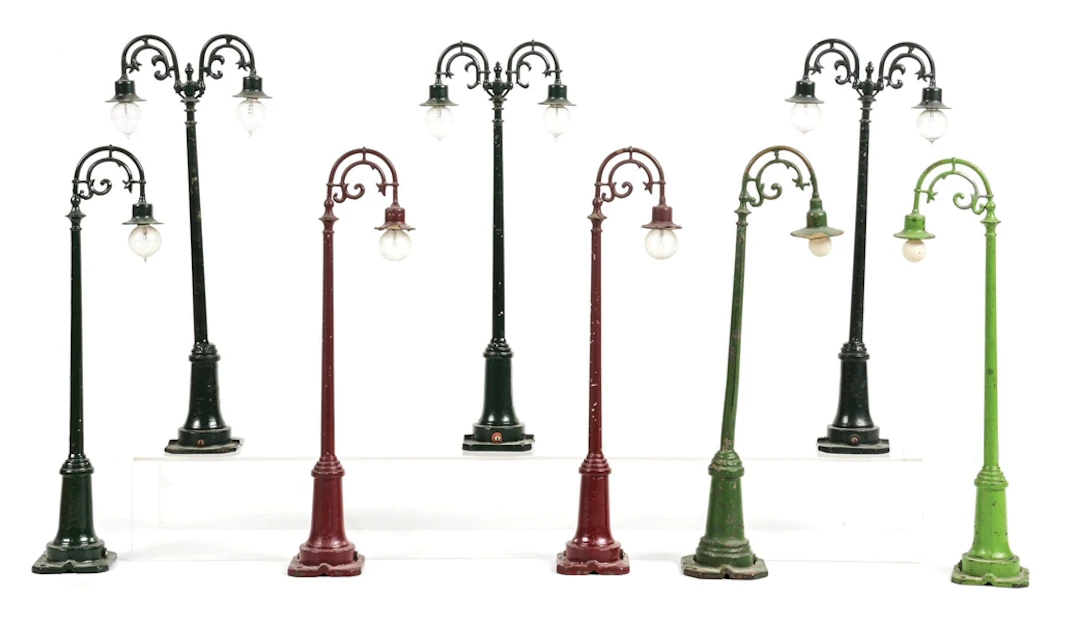 LOT OF 8: LIONEL STD. GA. DOUBLE AND SINGLE LAMP POSTS