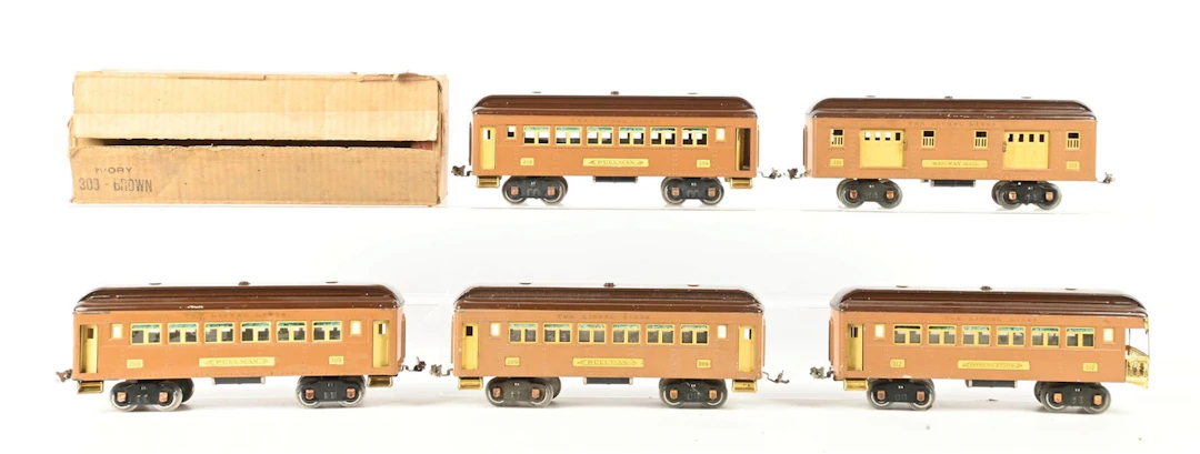 LOT OF 5: LIONEL PREWAR STD. GAUGE TWO TONE BROWN PASSENGER CARS WITH
