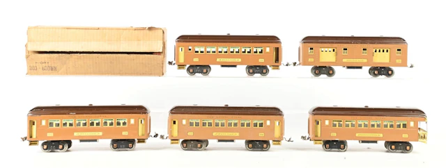 LOT OF 5: LIONEL PREWAR STD. GAUGE TWO TONE BROWN PASSENGER CARS WITH