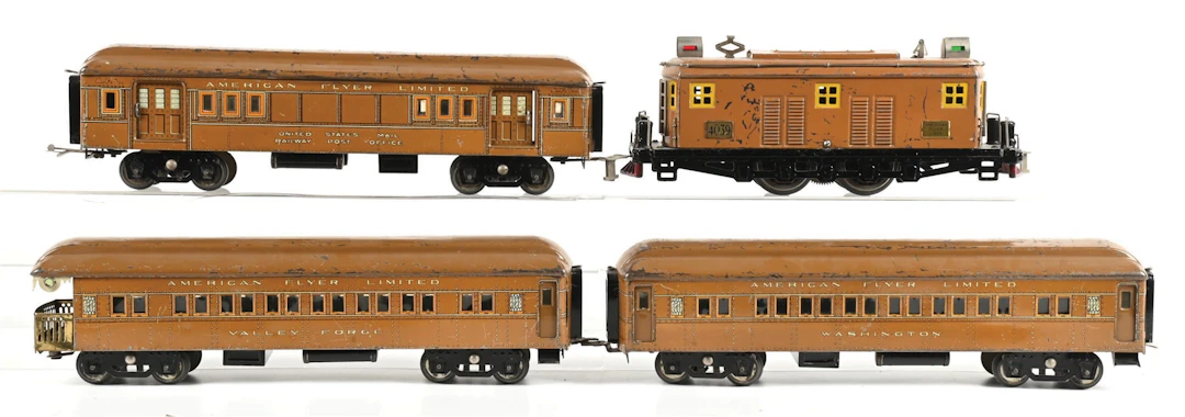 LOT OF 4: AMERICAN FLYER LINES ENGINE 4039 WITH U.S. MAIL CARS