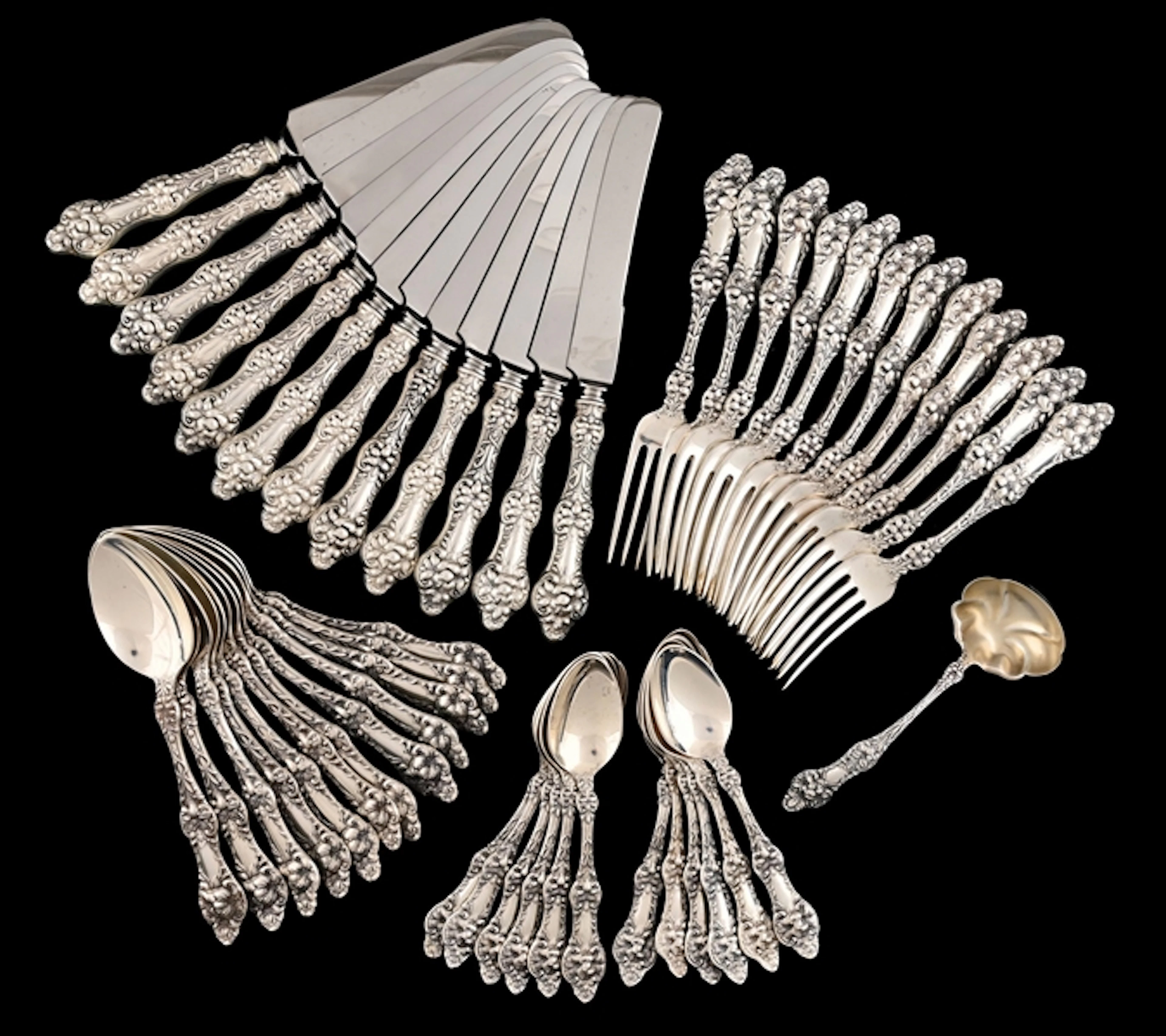 AN AMERICAN STERLING FLATWARE SET