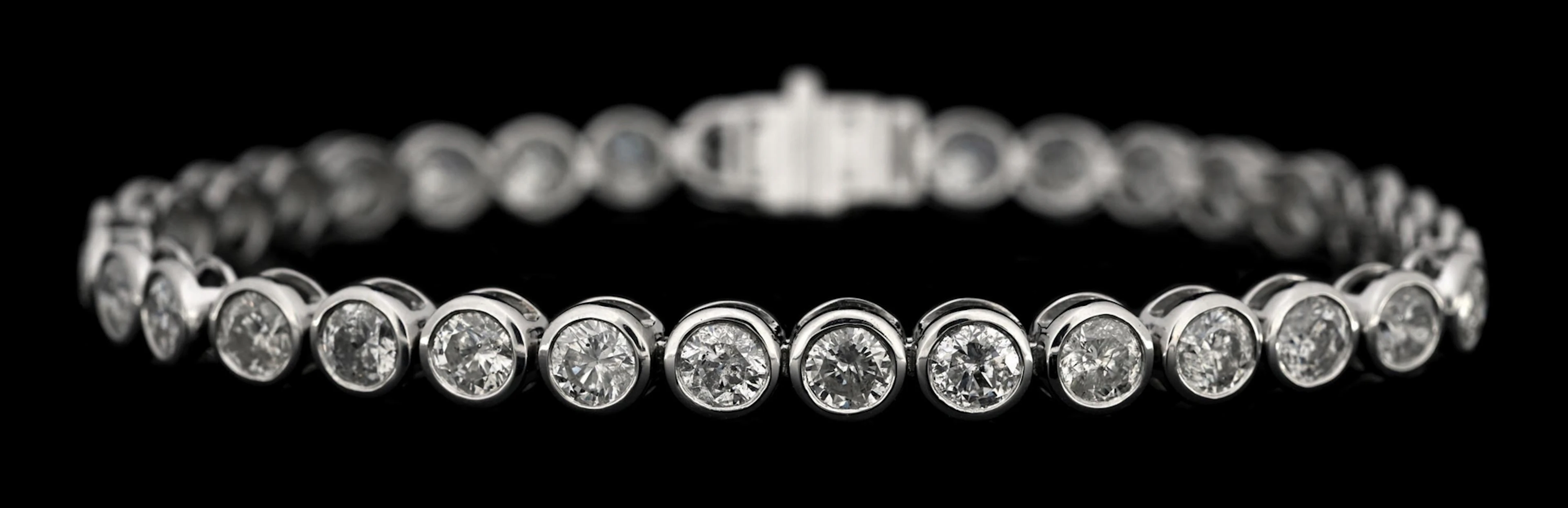 PLATINUM 9.67CT TW DIAMOND BRACELET W/REPORT