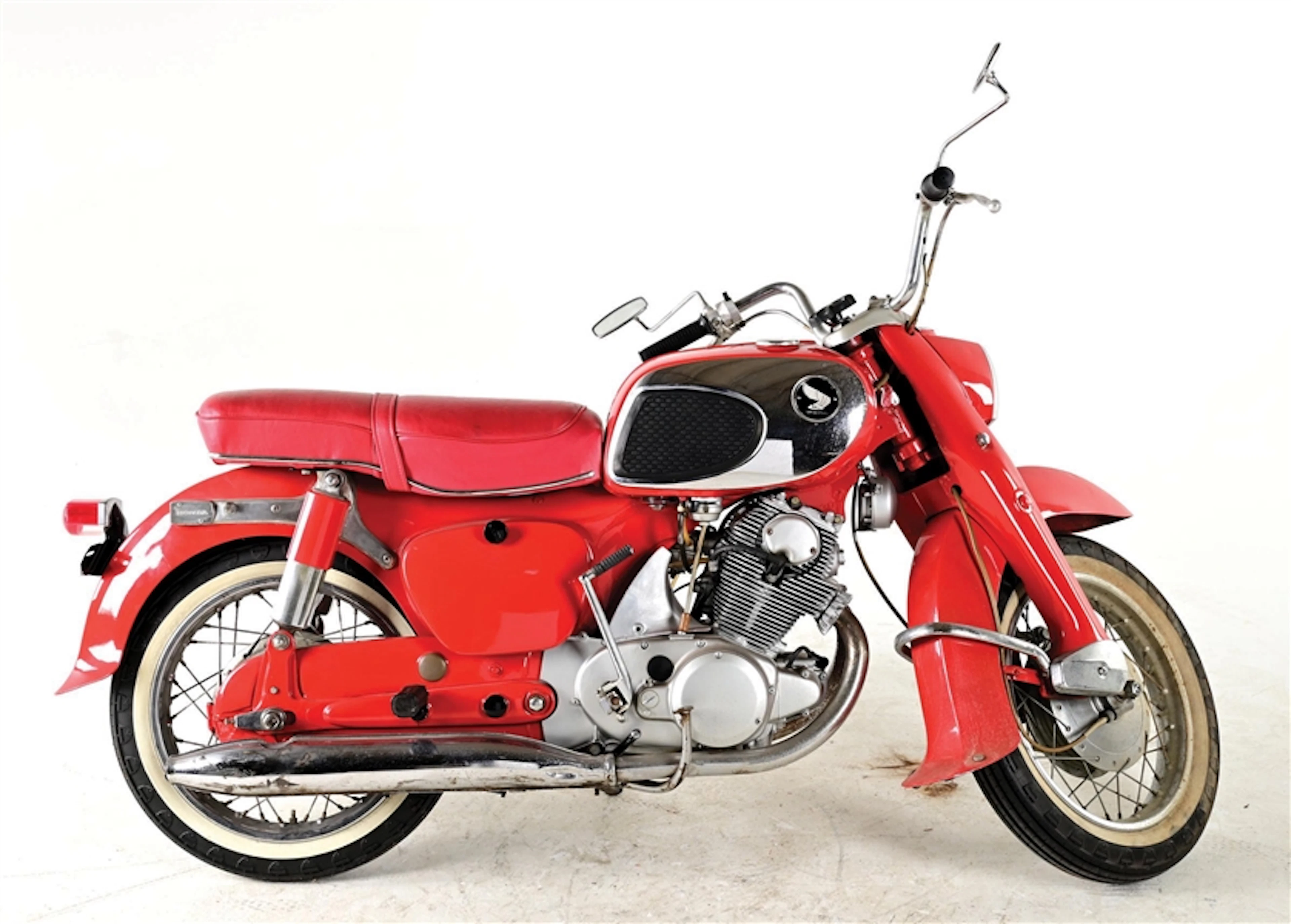 SCARLET RED 1960S HONDA 305 DREAM MOTORCYCLE