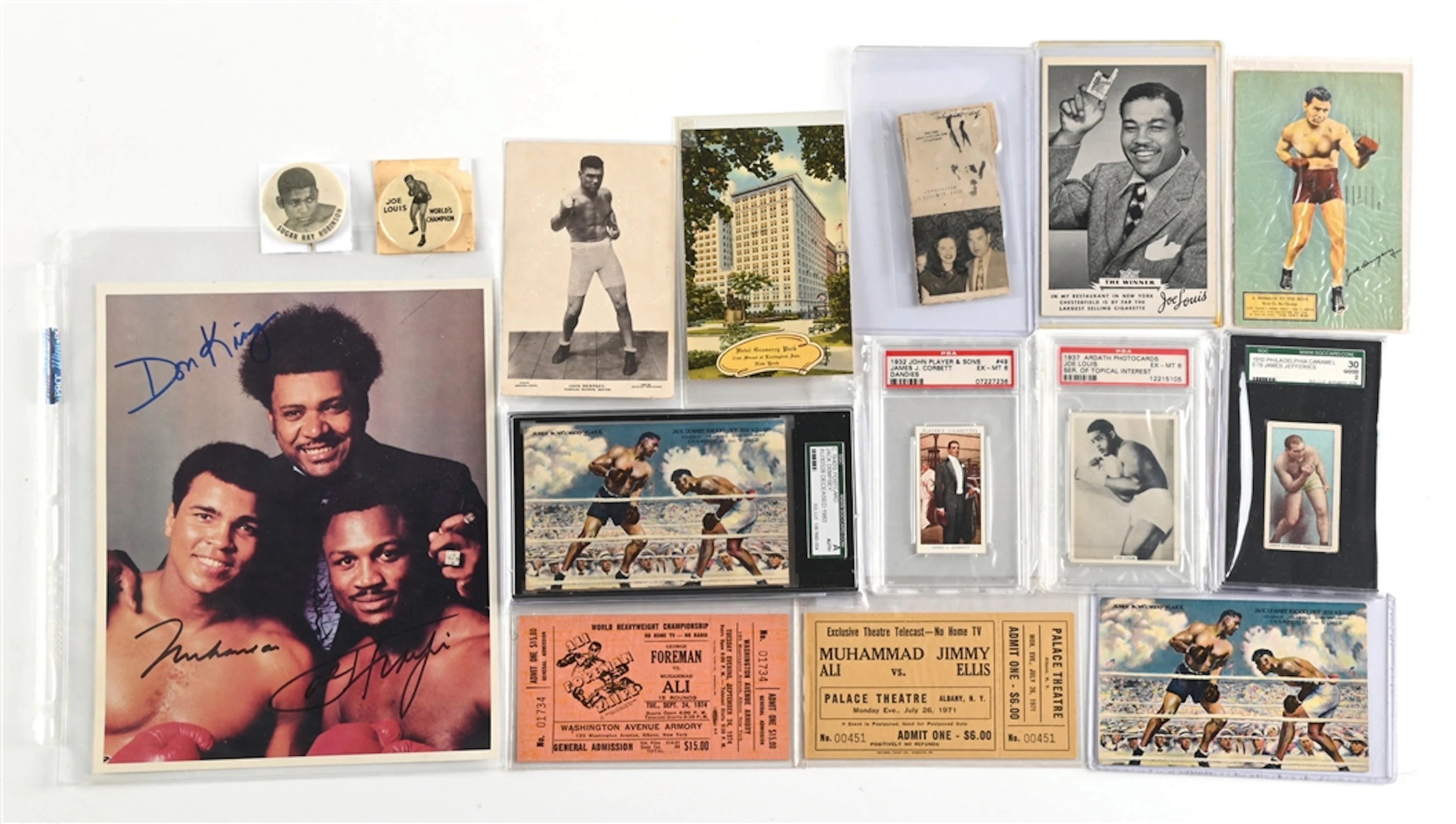 LOT OF: BOXING CARDS MEMORABILIA & EPHEMERA FEATURING SIGNED MUHAMMAD