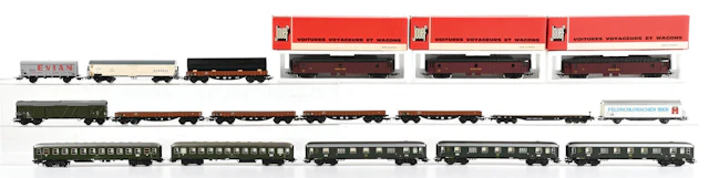 LOT OF 18: MARKLIN & OTHER HO-GA. ASSORTED PASSENGER & FREIGHT CARS