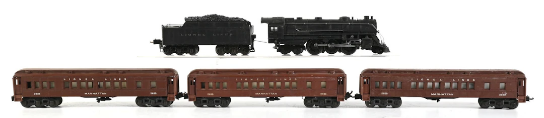 LOT OF 5: LIONEL 0-GA. NO. 226E STEAM LOCO W/ TENDER AND MANHATTAN CARS