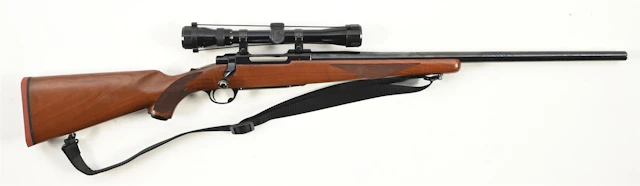 (M) RUGER M77 BOLT ACTION RIFLE WITH BOX.