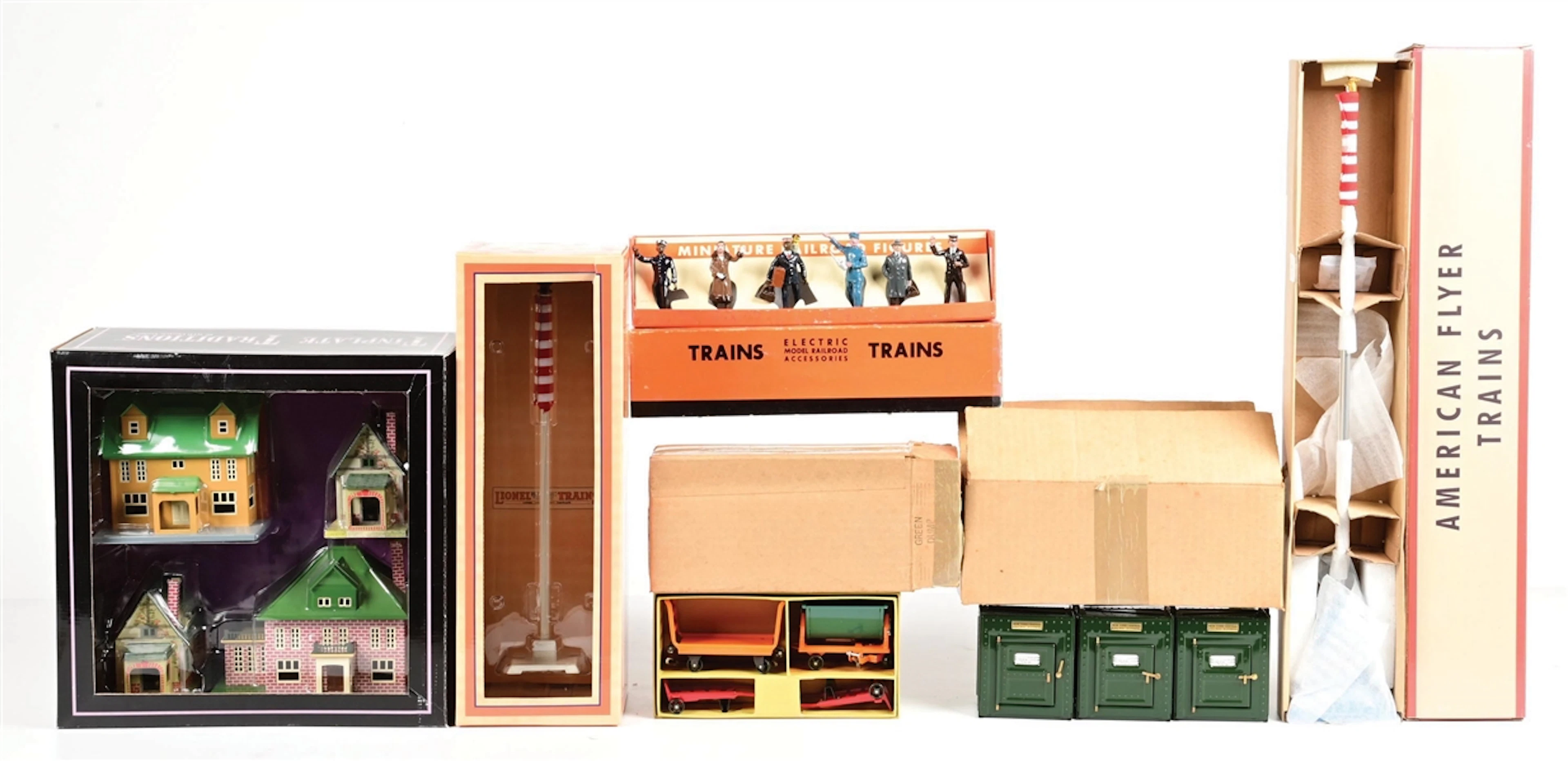LOT OF 6: PRE-WAR REPRODUCTION MTH TINPLATE LIONEL AND AMERICAN FLYER