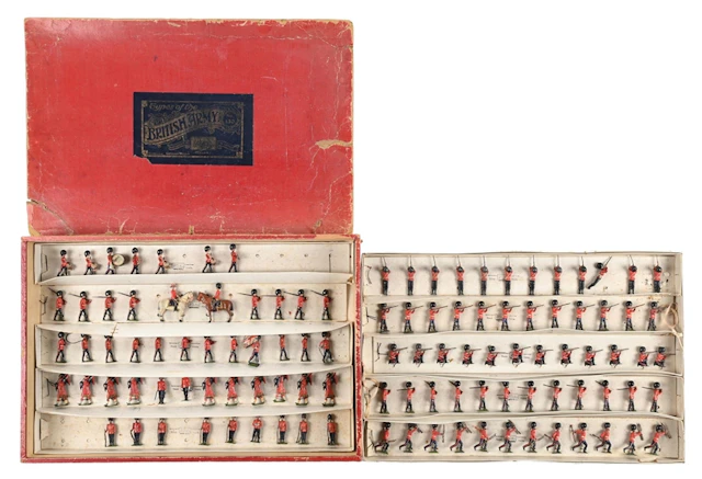 W. BRITAINS TYPES OF THE BRITISH ARMY SCOTS GUARD NO. 130 IN 2-TIER DISPLAY BOX