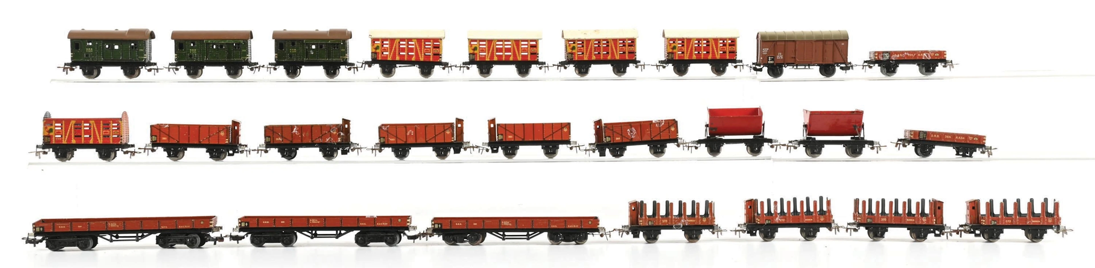 LOT OF 25: MARKLIN HO-GA. ASSORTED TRAIN FREIGHT CARS