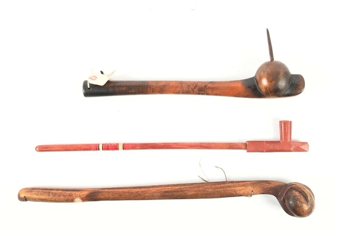 LOT OF 3: A GROUP OF WAR CLUBS AND PIPE
