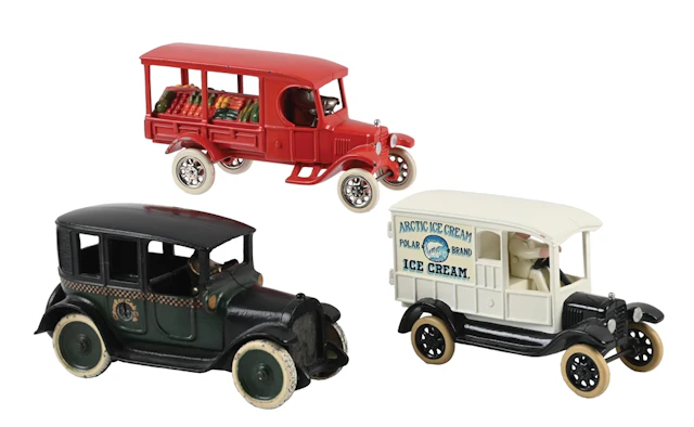 LOT OF 3: REPRODUCTION ARCADE GREEN CHECKERED CAB AND MOTORCADE PRODUCE