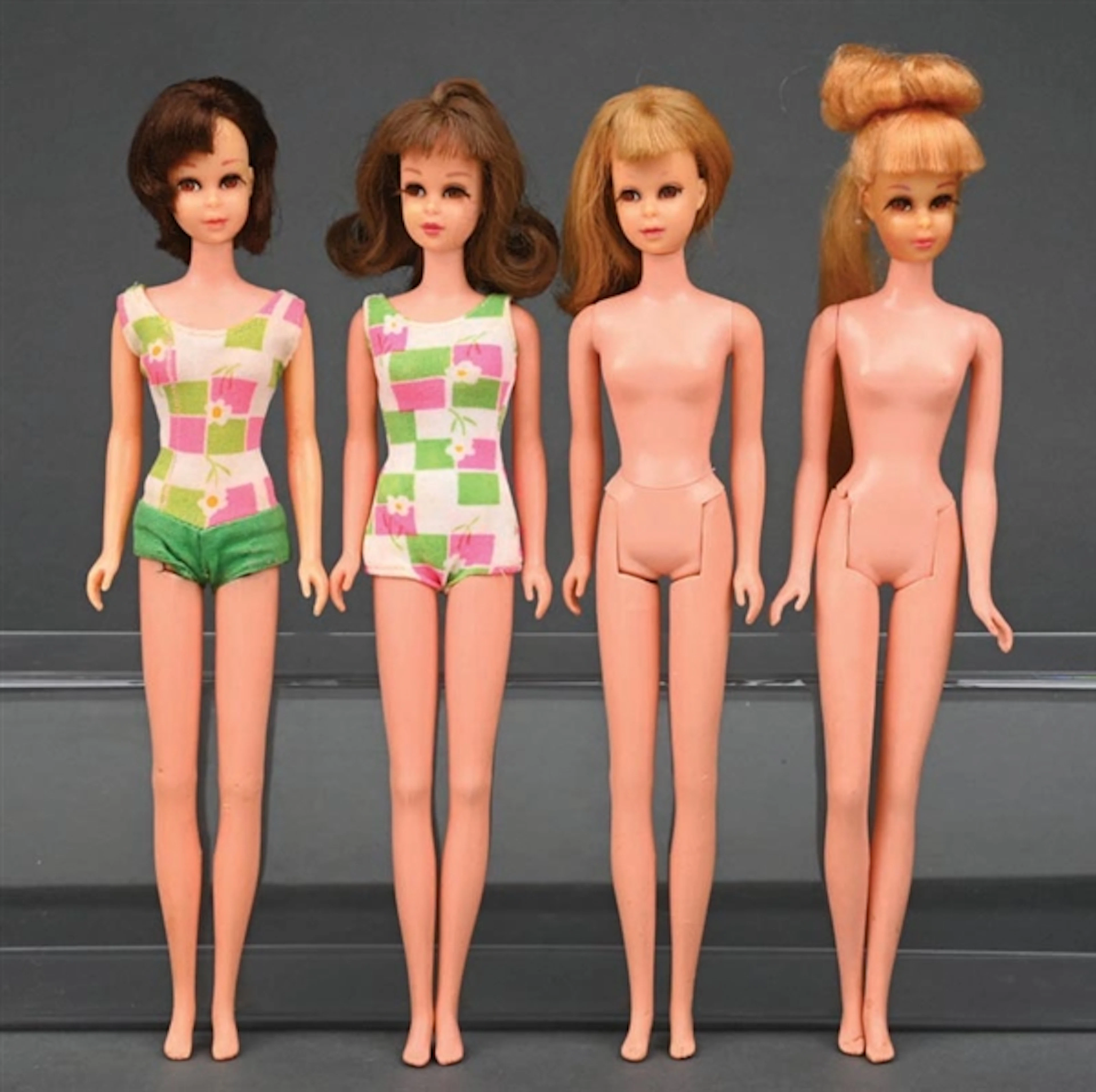 LOT OF 4: VINTAGE BLONDE AND BRUNETTE FRANCIE BARBIE DOLLS WITH CLOTHING